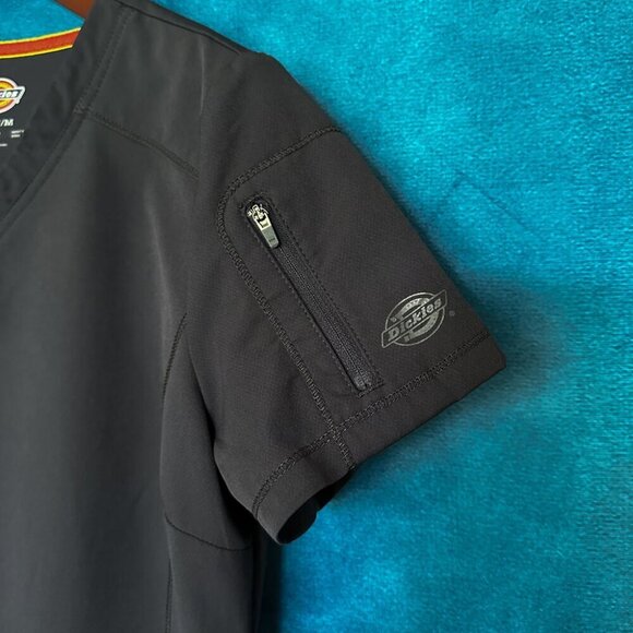 Dickies Dynamix Athletic-Inspired V-Neck Scrub Top, Grey, M - Picture 3 of 4